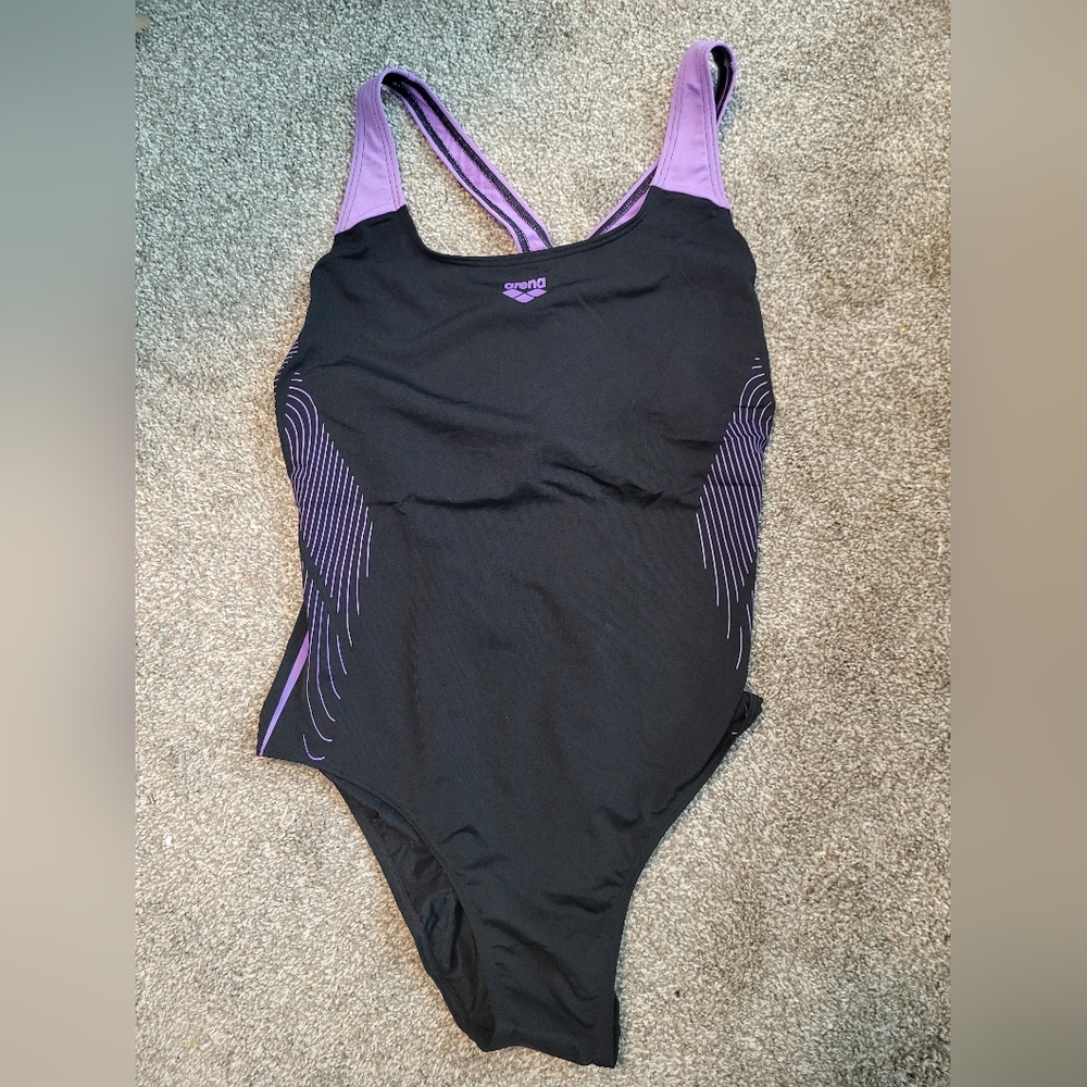 Arena Graphic Plus women's swimsuit size 16-18W
